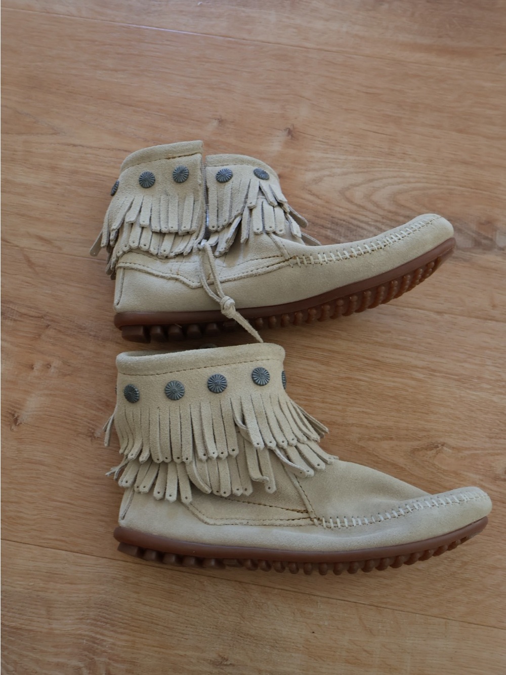Minnetonka Double Fringe Side Zip Moccasin Women’s Sz 7.5